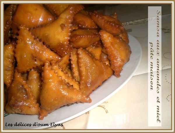 Samsa-aux-amandes-a-la-pate-maison--7-.JPG