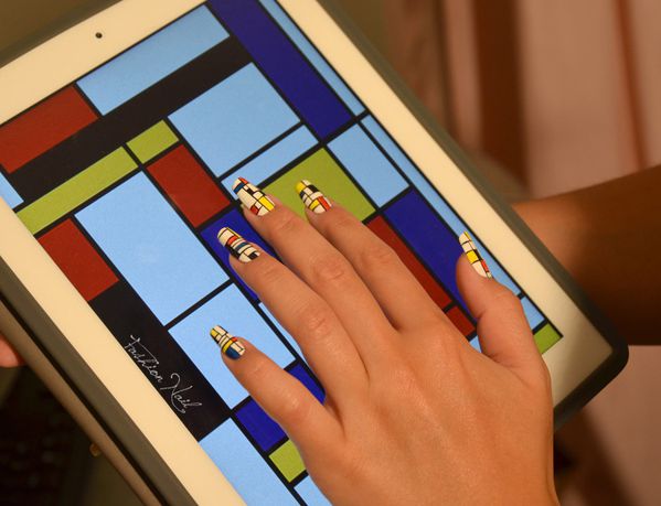 NailArt-Mondrian-3