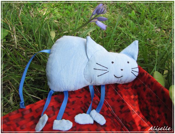 Sac-et-doudou-chat-2.JPG