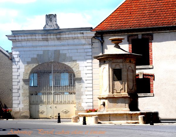 Ambonnay, portail, cadran solaire et fontaine