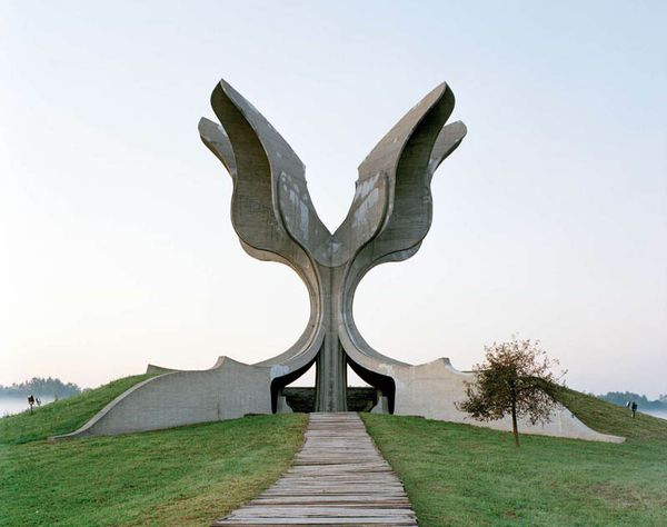 old-monuments-yugoslavia jan kempenaers-10