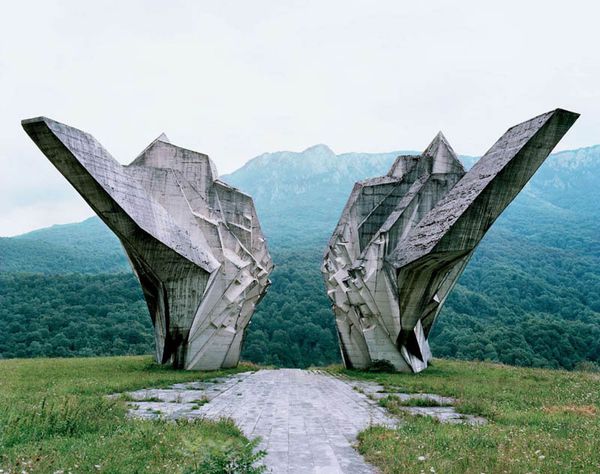 old-monuments-yugoslavia jan kempenaers-3