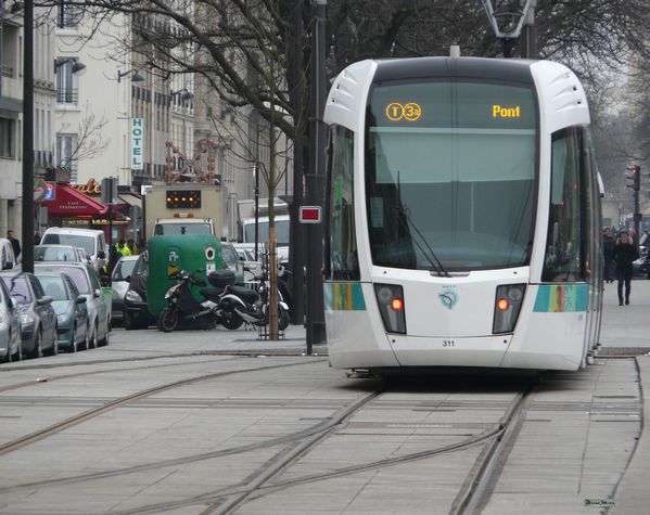 2013-02 Paris Tramway Pte de Vincennes (1)