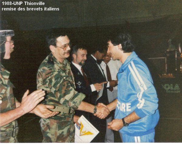 1988-UNP-Thionville-remise-des-brevets-italiens--3-.jpg