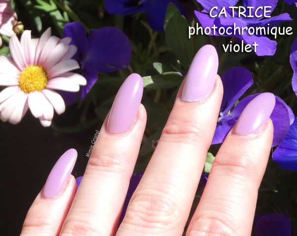 CATRICE-photochromique-violet-02.jpg