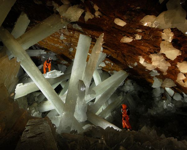 3569 giant-crystal-cave-2 12801024