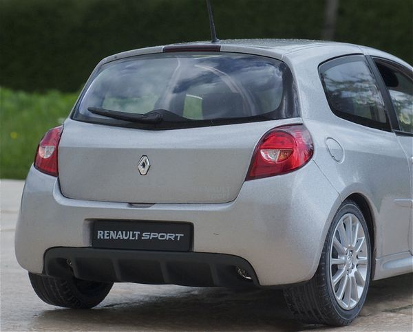 RENAULT CLIO RS3 COUPE GRIS SOLIDO11
