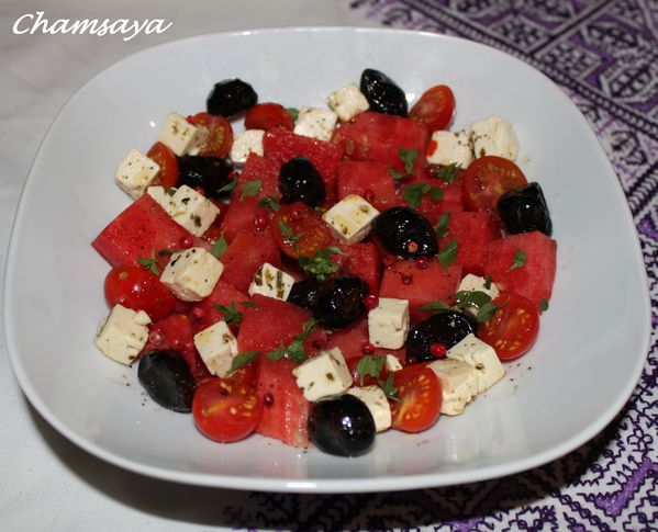 Salade-pasteque--feta--tomates-et-baies-roses 7234