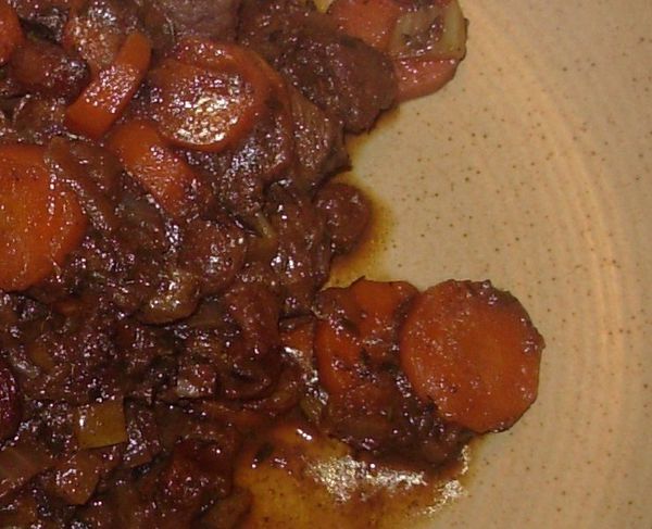 Boeuf braisé carottes, pommes, raisins3