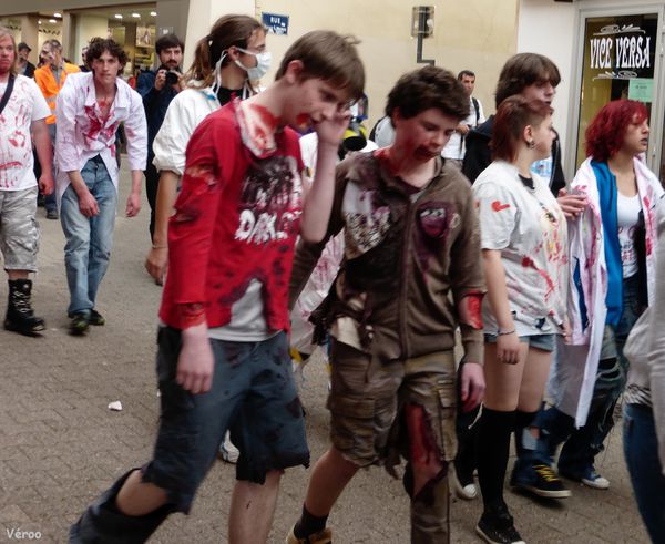 zombie-walk-bourgoin-17-mai-2014-6.jpg