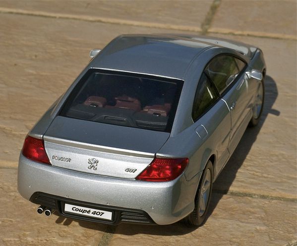 PEUGEOT 407 V6 COUPE GRIS NOREV07