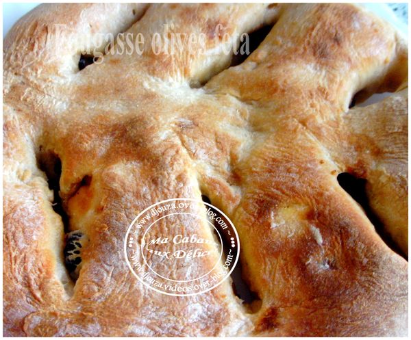 fougasse-olives-feta-004.jpg