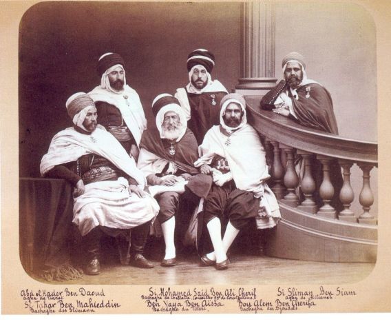 Six chefs algériens photographiés en 1860