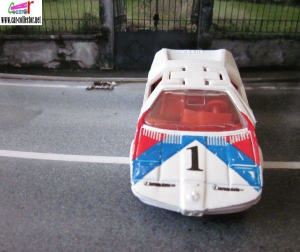 bmw m1 turbo majorette (2)