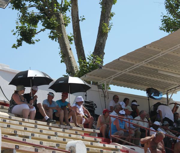 BLOG-PETANQUE-PARAPLUIE.JPG