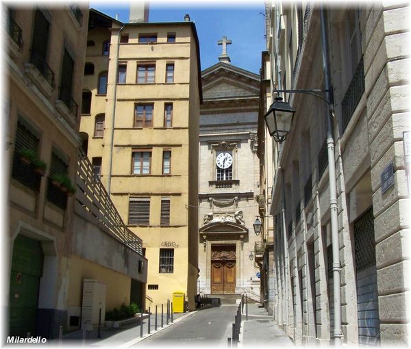 pentes-croix-rousse-rue-abbe-rozier-eglise-st-polycarpe.jpg