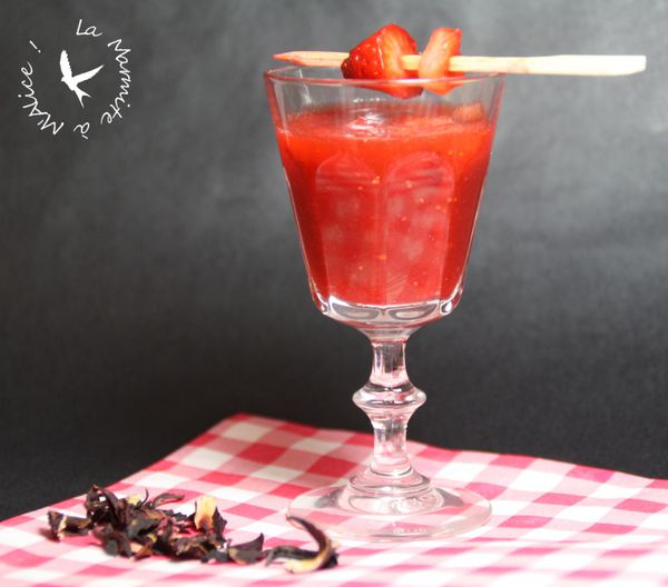 soupe-de-fraises-hibiscus-poivre-long.JPG