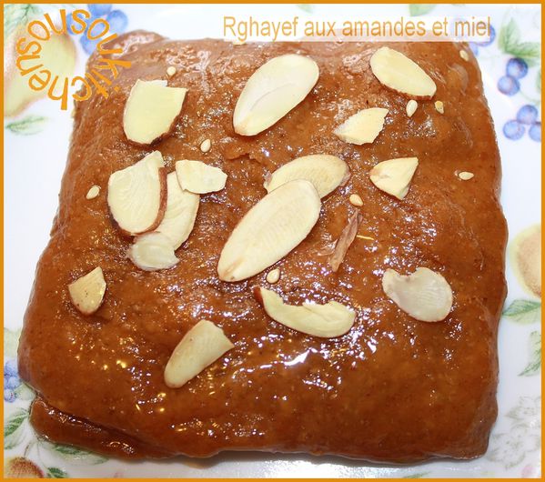 Rghayef aux amandes et miel 135