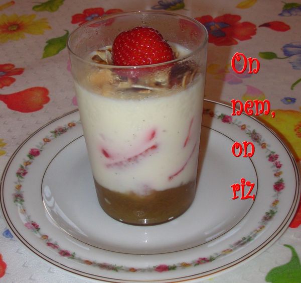 Panna cotta fraises-rhubarbe1