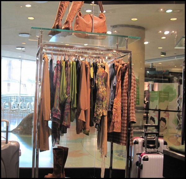 Lanidor-collection-automne-hiver-2010---2011-en-boutique.jpg