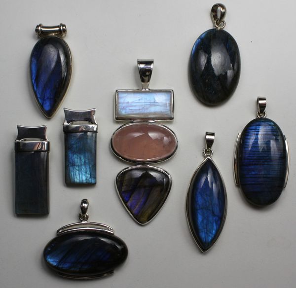 pendentifs-labradorite-pierre-bleue-copie-1.JPG