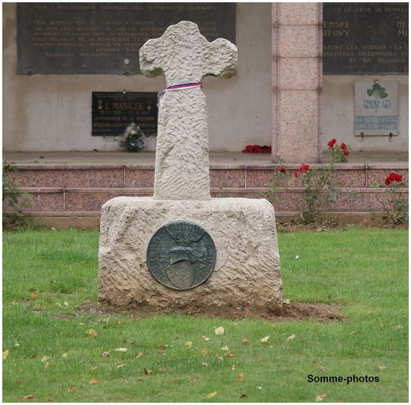 Croix de Bohème dans cimetière militaire théchoslovaque