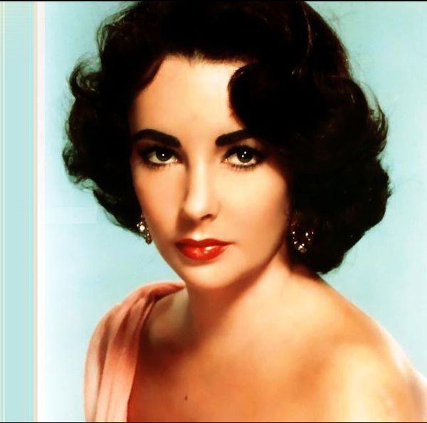 Liz-Taylor-elizabeth-taylor-hommage-deces-le-23-03-2011.jpg