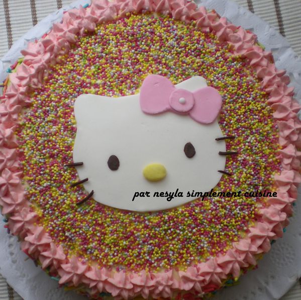 Gâteau d'anniversaire fillette 4ans*Hello Kitty* - Simplement Cuisine