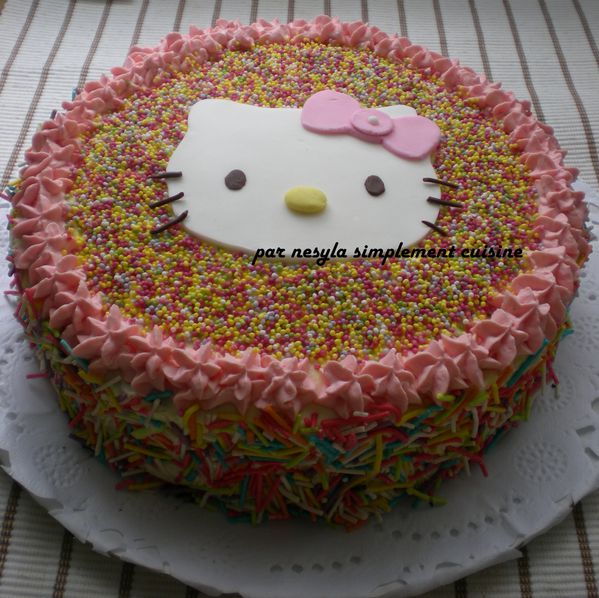 Gâteau d'anniversaire fillette 4ans*Hello Kitty* - Simplement Cuisine