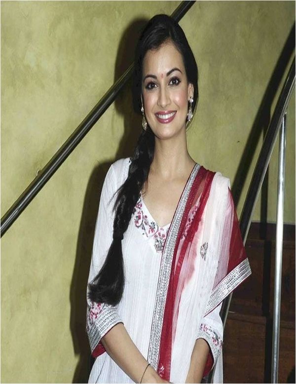 Dia-Mirza-lance-la-collection-Diwali-des-bijouteri-copie-3.jpg