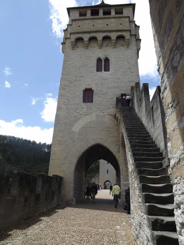 Pont-Valentre-Cahors09.jpg