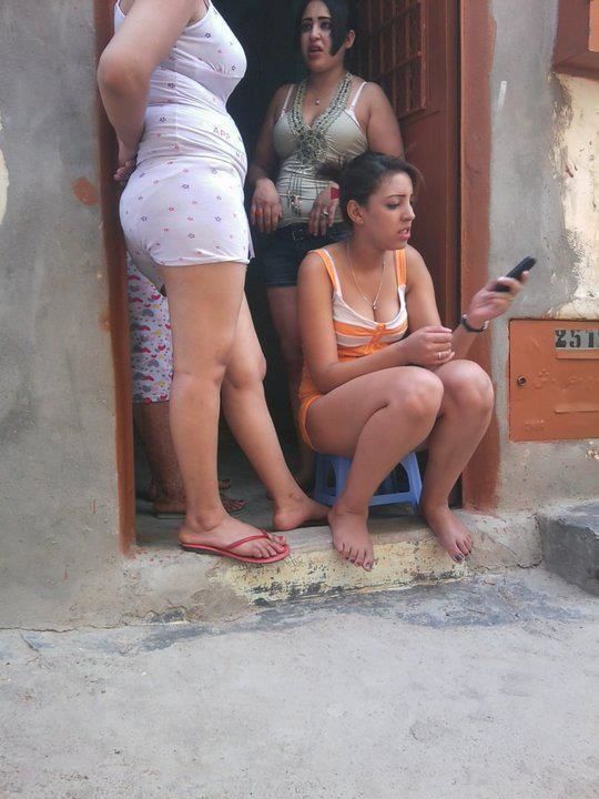 jours dans un bordel. jours dans un bordel.