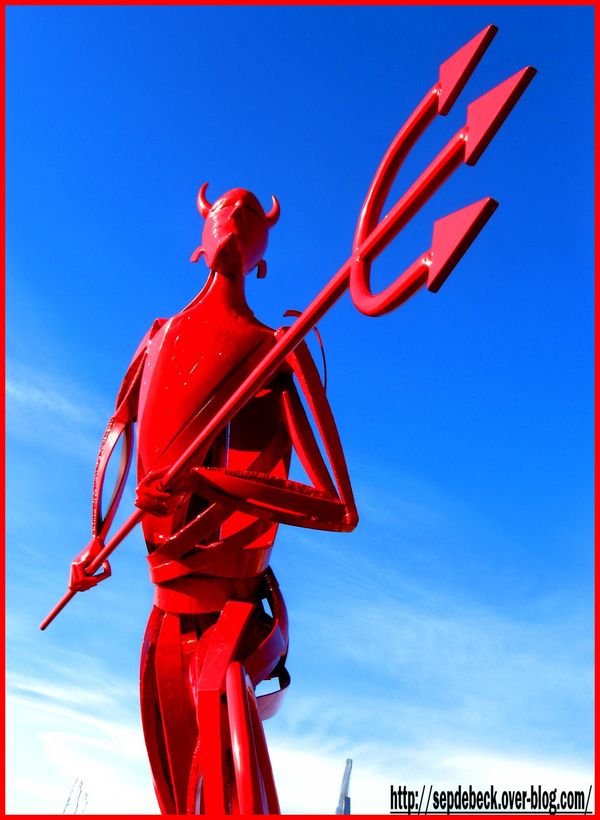 Le diable à désormais sa statue à Colmar ?? 152-e-RI-de-jour_2047_8_9_tonemapped