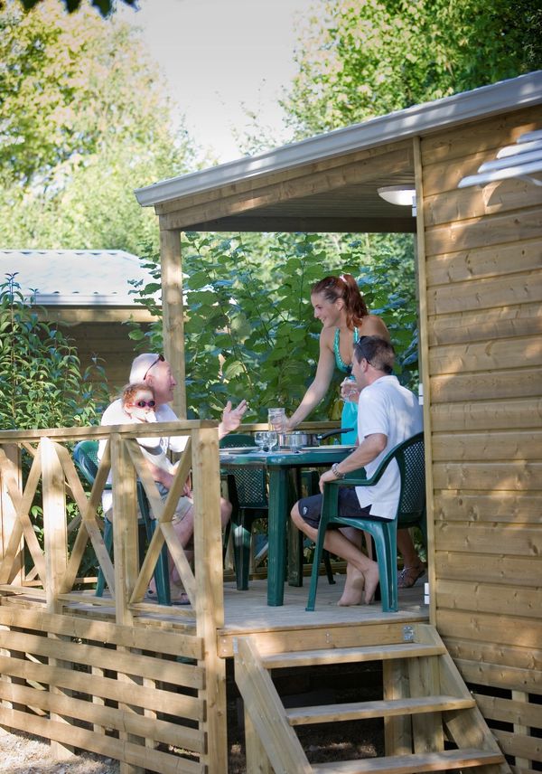 camping-cabane-parc-saint-cyr.JPG