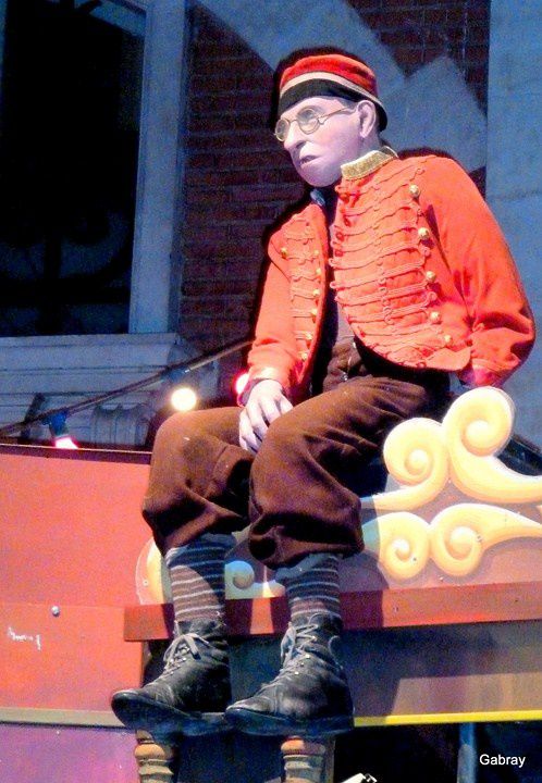 T06 - L'homme en rouge