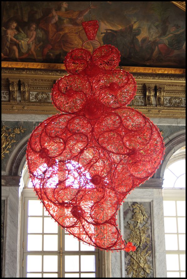 coeur-independant-rouge---Joana-Vasconcelos.jpg