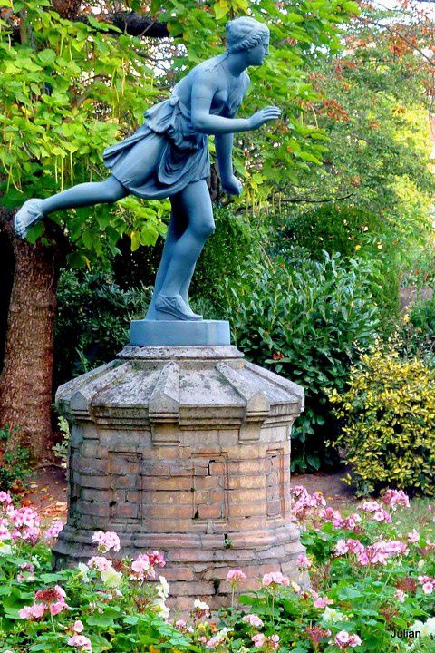 x18---Statue.JPG