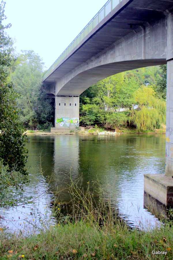 y04---Pont-de-Lacroix.JPG