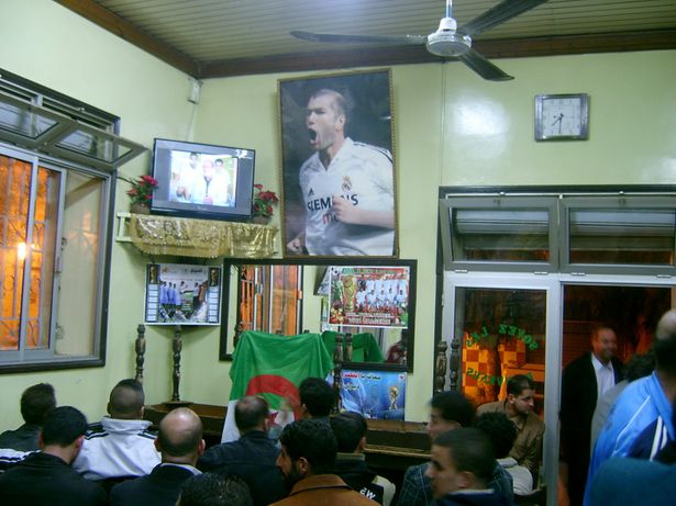 Supporters-des-Fennecs-a-Akbou-match-algerie-Egypte.JPG