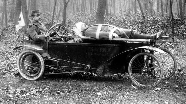 Bedelia-ambulance.jpg