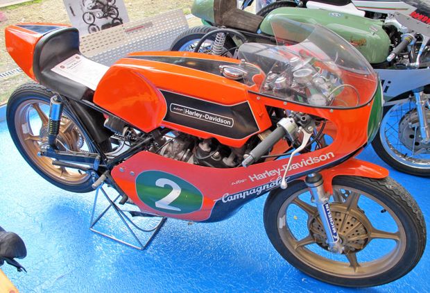 Aermacchi-Harley-Vincennes.jpg