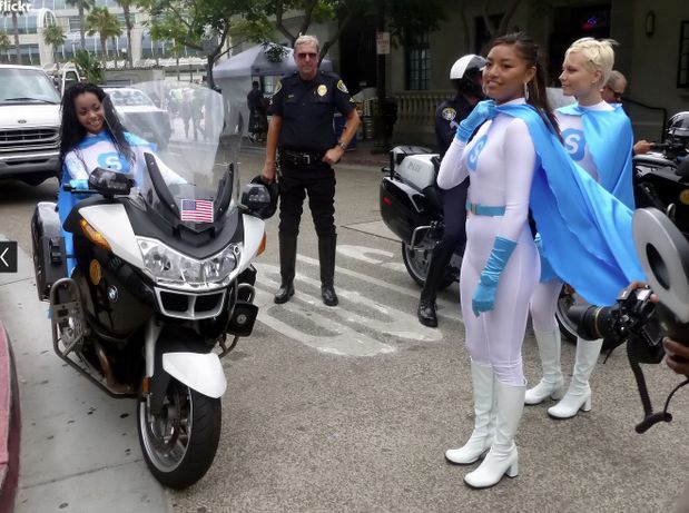 Foto-Sharky-San-police-et-Comic-cosplay-a-N-Y.jpg