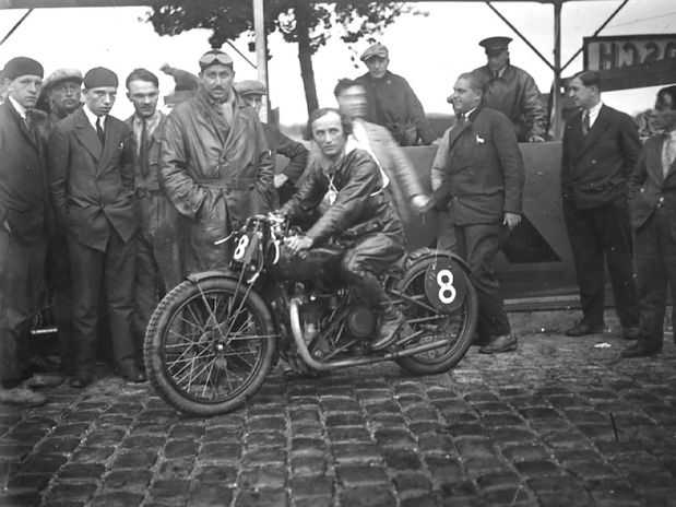 1930 Clément Andreino routes pavées 829