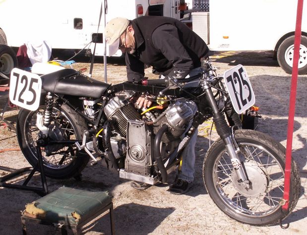 Guzzi BON dirt track Capture d’écran 2011-12-08 à 16.45