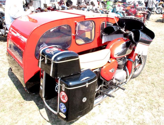 BSA side gros rouge