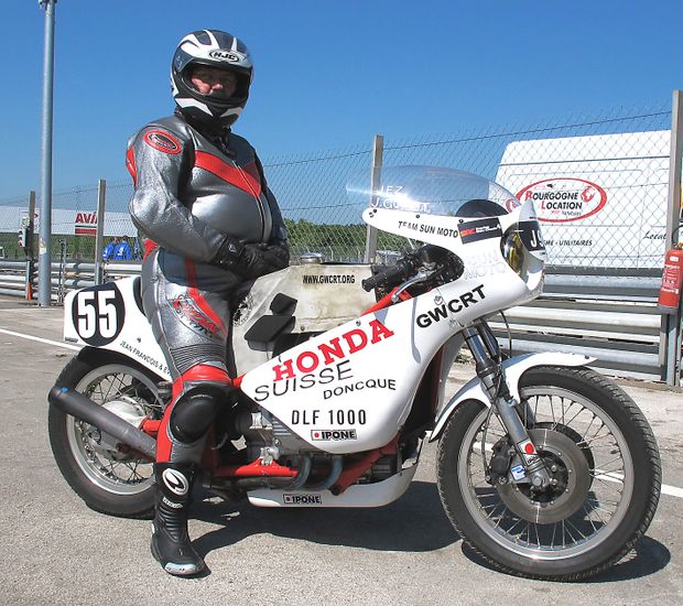 Honda-Gold-wing-Doncque.jpg