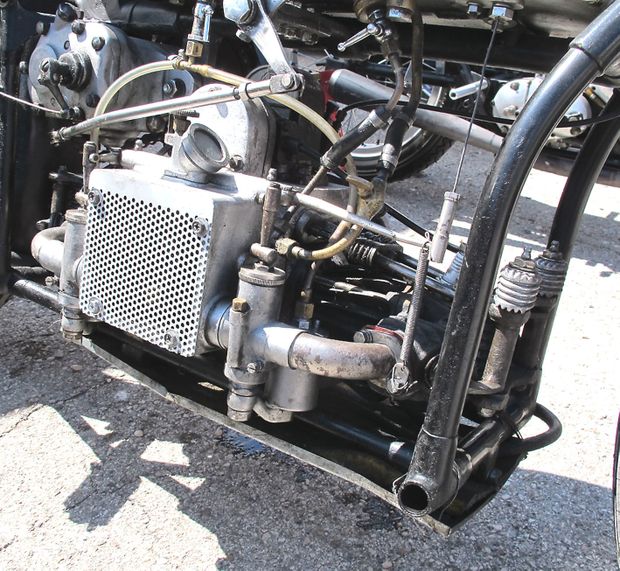 Douglas-moteur-2-carbus.jpg