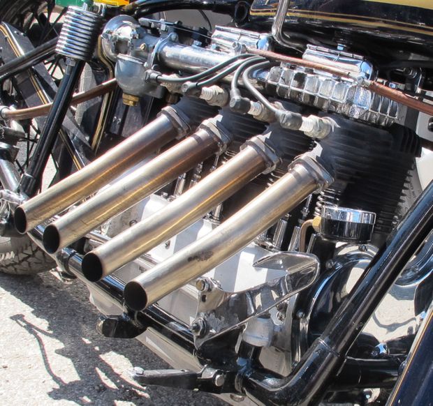 Indian-4-moteur.jpg