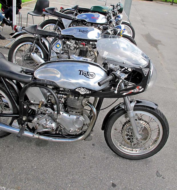Triton Club motos