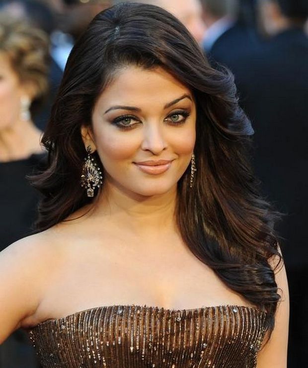 Aishwarya-Rai-Bachchan---Oscars-2011---2.jpg